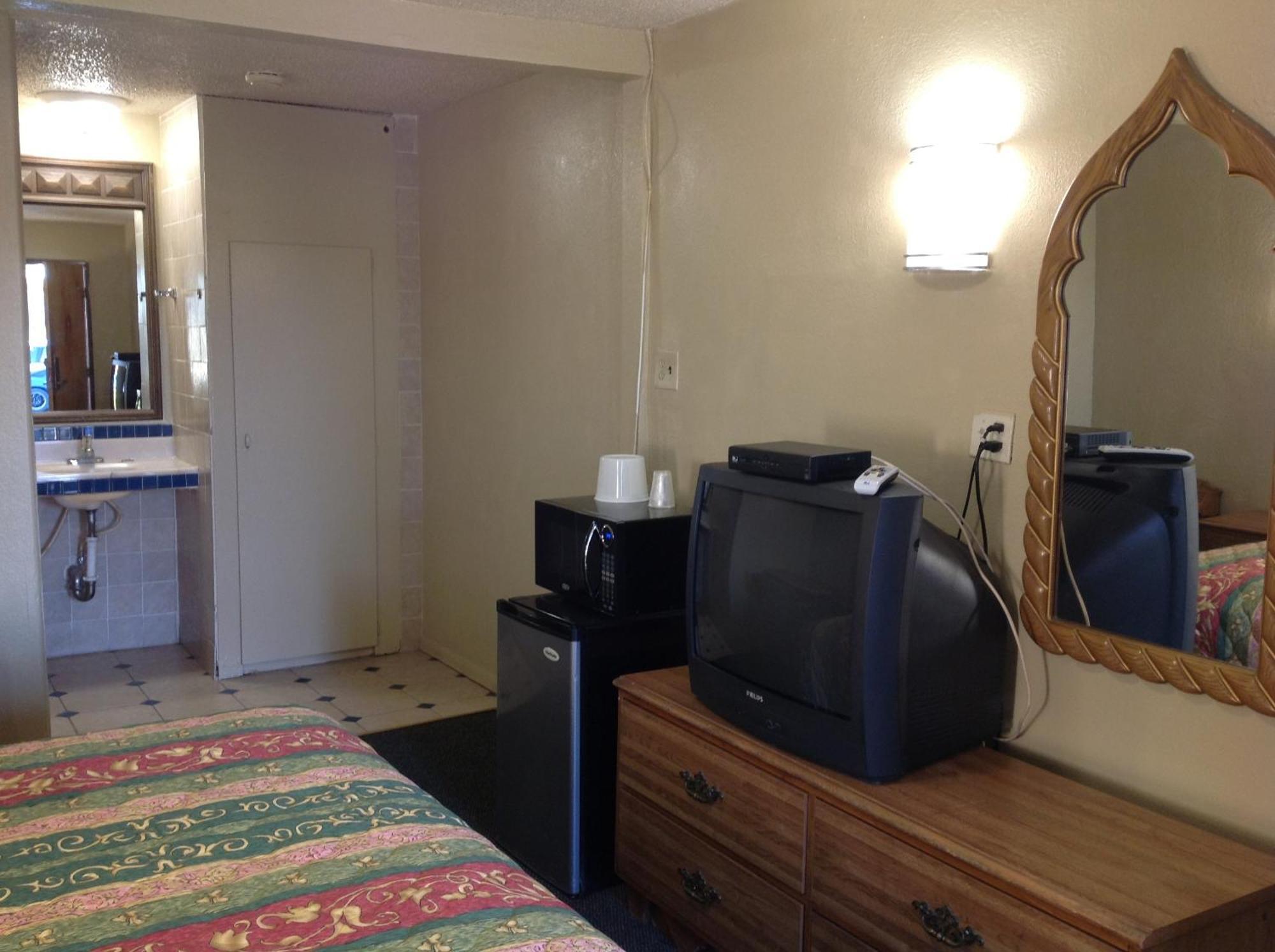 Apple Valley Motel Room photo